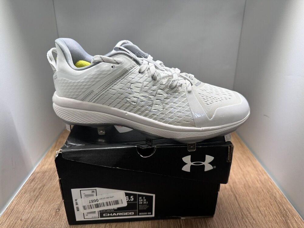 NWT Men's Under Armour Yard Low MT Baseball Cleats 3025592-100 White Size 6.5